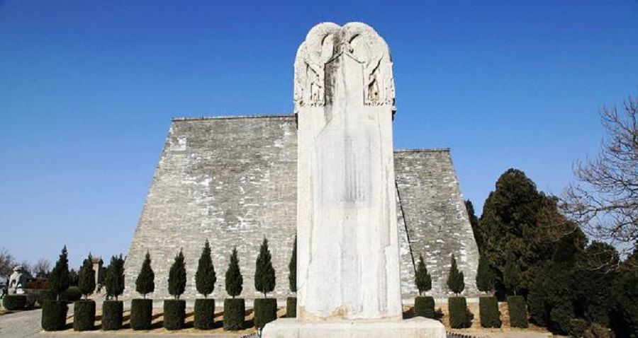 Bí ẩn 61 tượng đá không đầu trước lăng mộ Võ Tắc Thiên!- Ảnh 2. Bí ẩn 61 tượng đá không đầu trước lăng mộ Võ Tắc Thiên!- Ảnh 2.